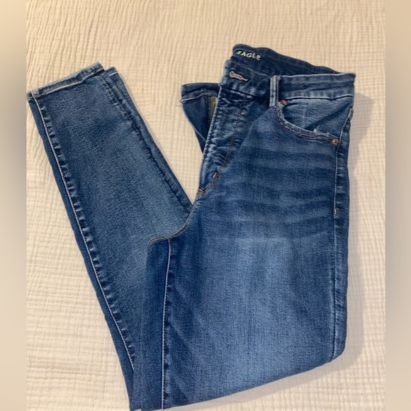 American Eagle Outfitters Denim - American Eagle Hi rise begging